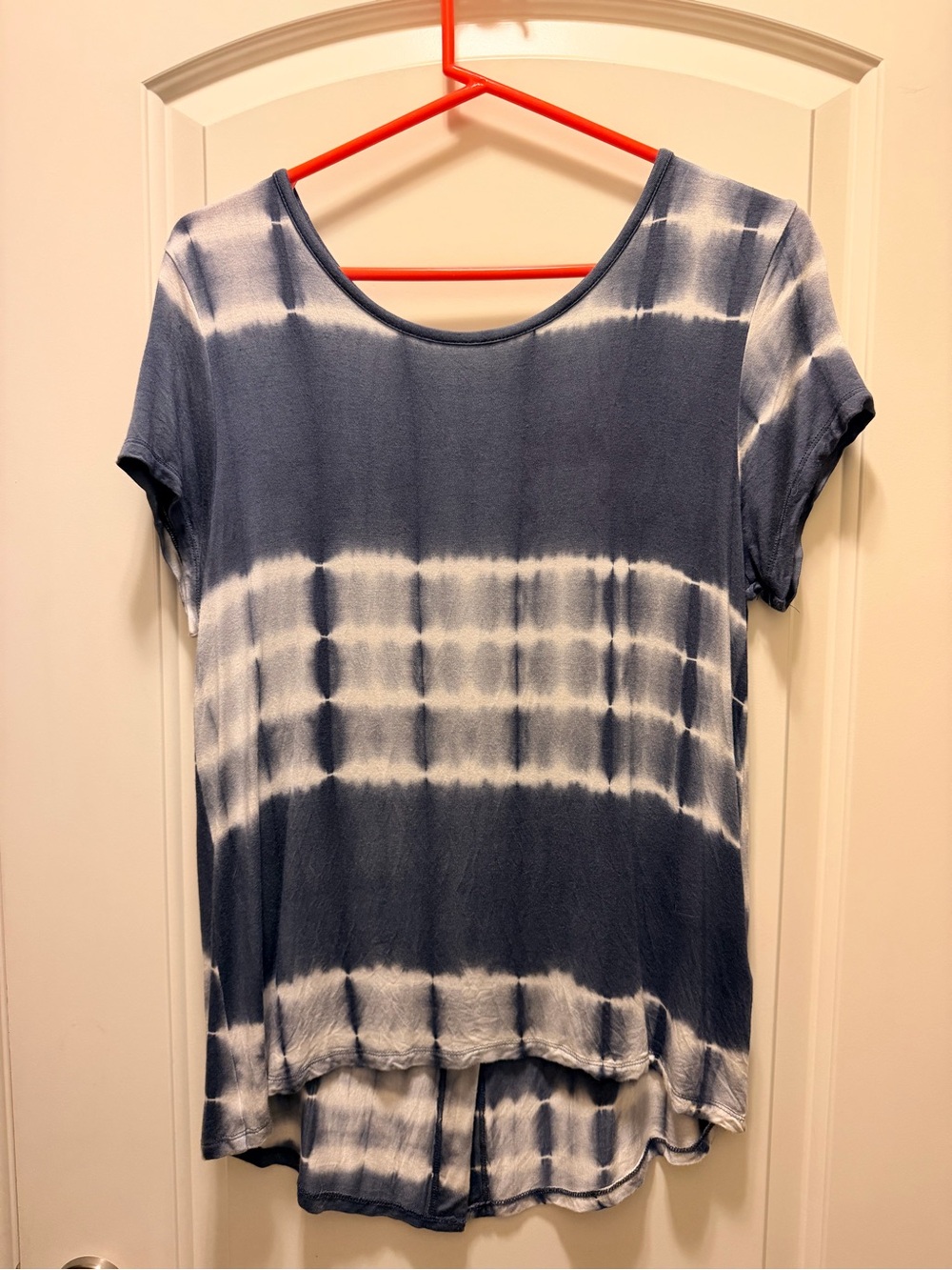 Women's Short Sleeve Tie-Dye Tee in Blue and White